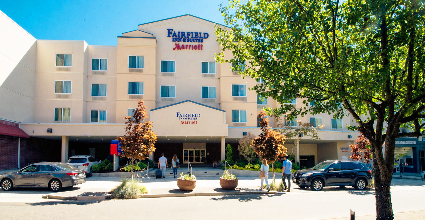Front entrance of the Fairfield Inn and Suites by Mariott